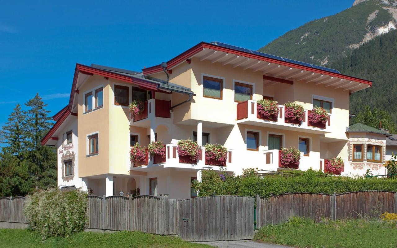 Haus Steinbock Bed & Breakfast Neustift im Stubaital Exterior photo