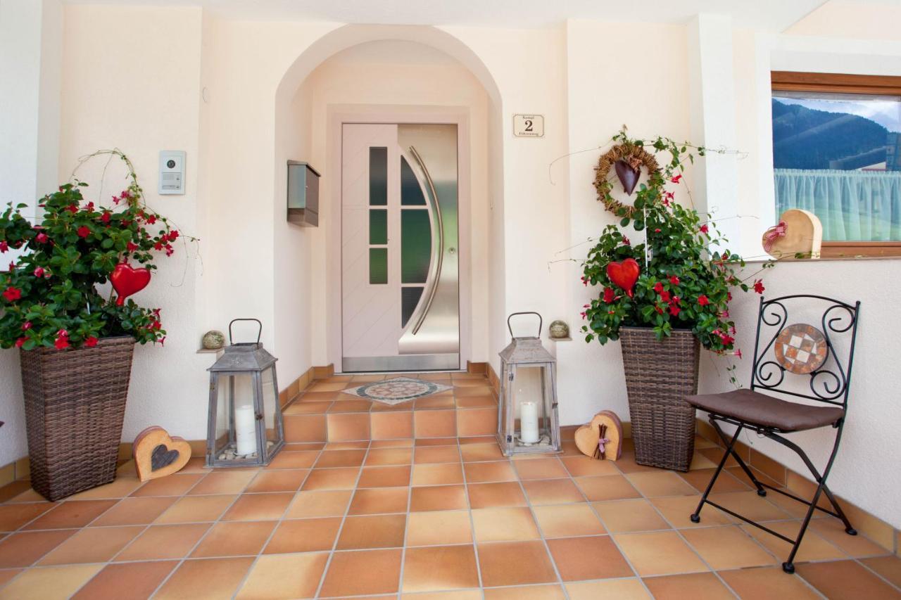 Haus Steinbock Bed & Breakfast Neustift im Stubaital Exterior photo