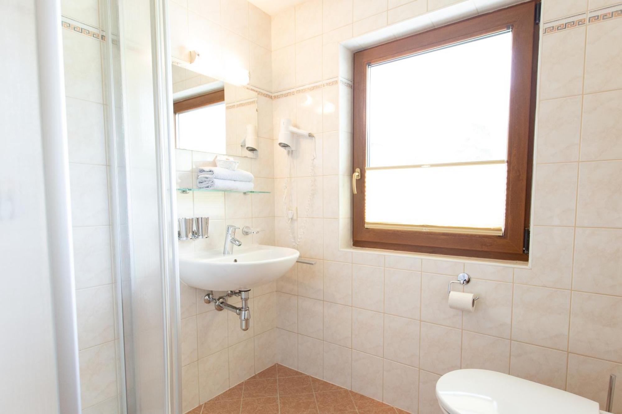 Haus Steinbock Bed & Breakfast Neustift im Stubaital Exterior photo
