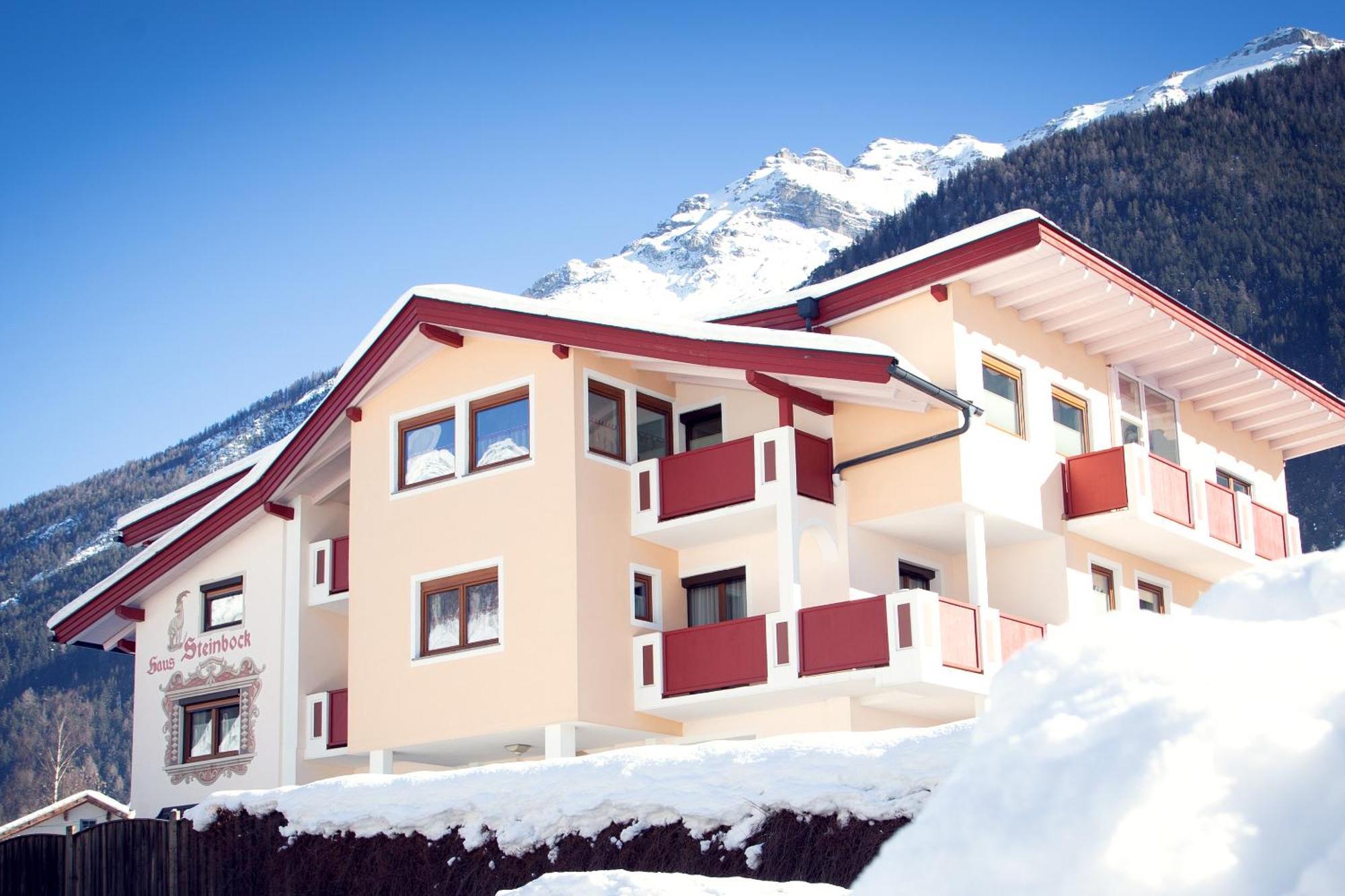 Haus Steinbock Bed & Breakfast Neustift im Stubaital Exterior photo