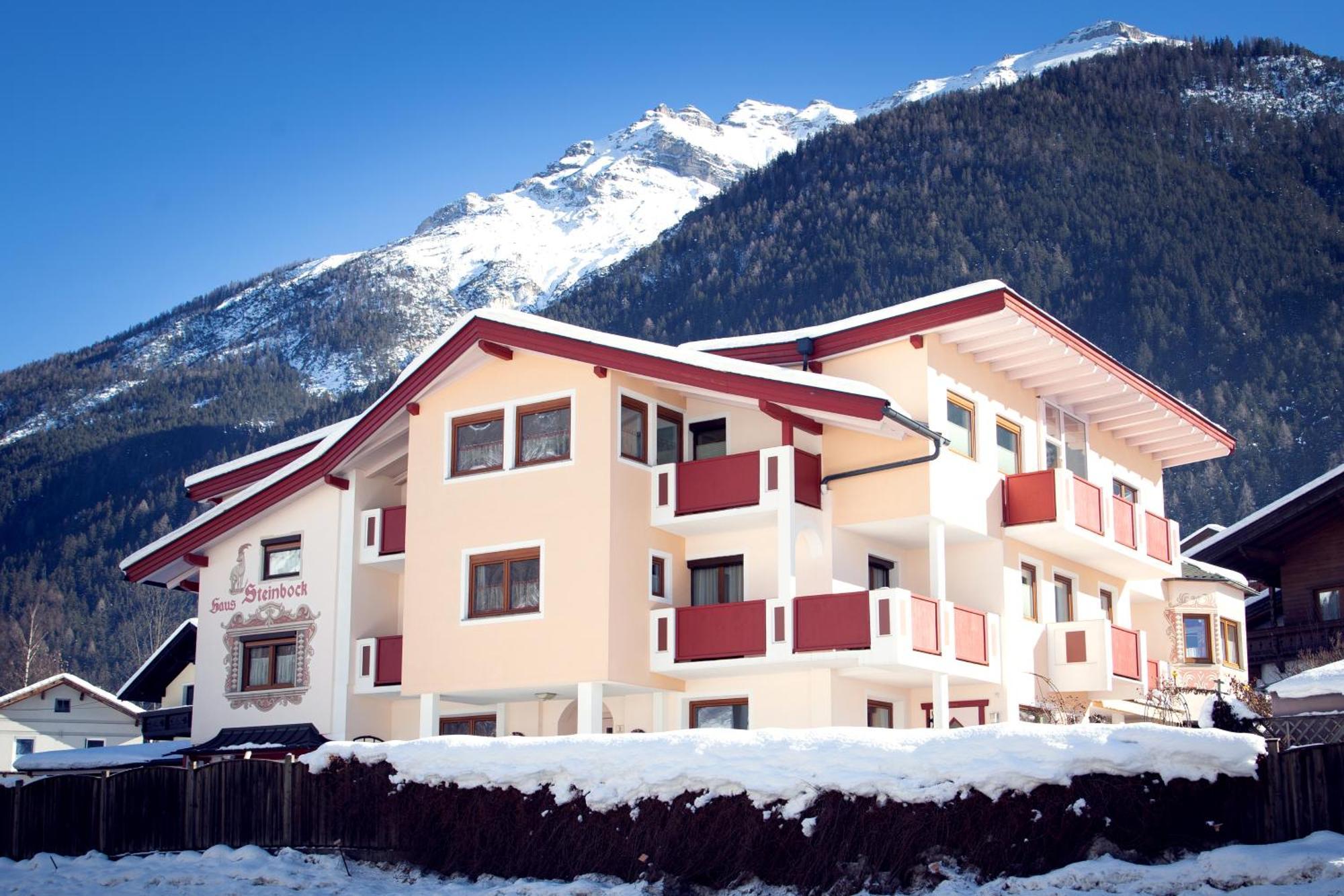 Haus Steinbock Bed & Breakfast Neustift im Stubaital Exterior photo
