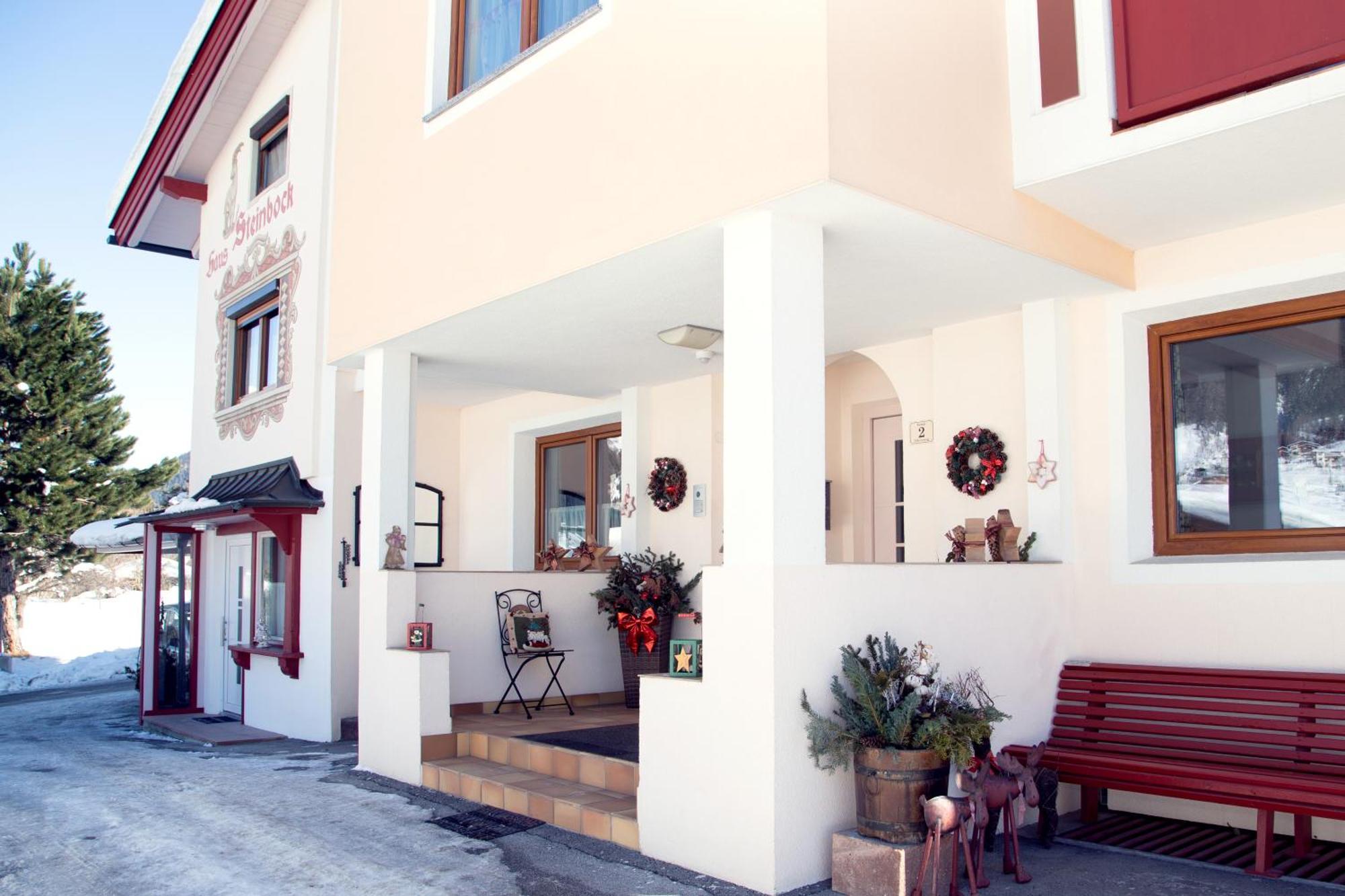 Haus Steinbock Bed & Breakfast Neustift im Stubaital Exterior photo
