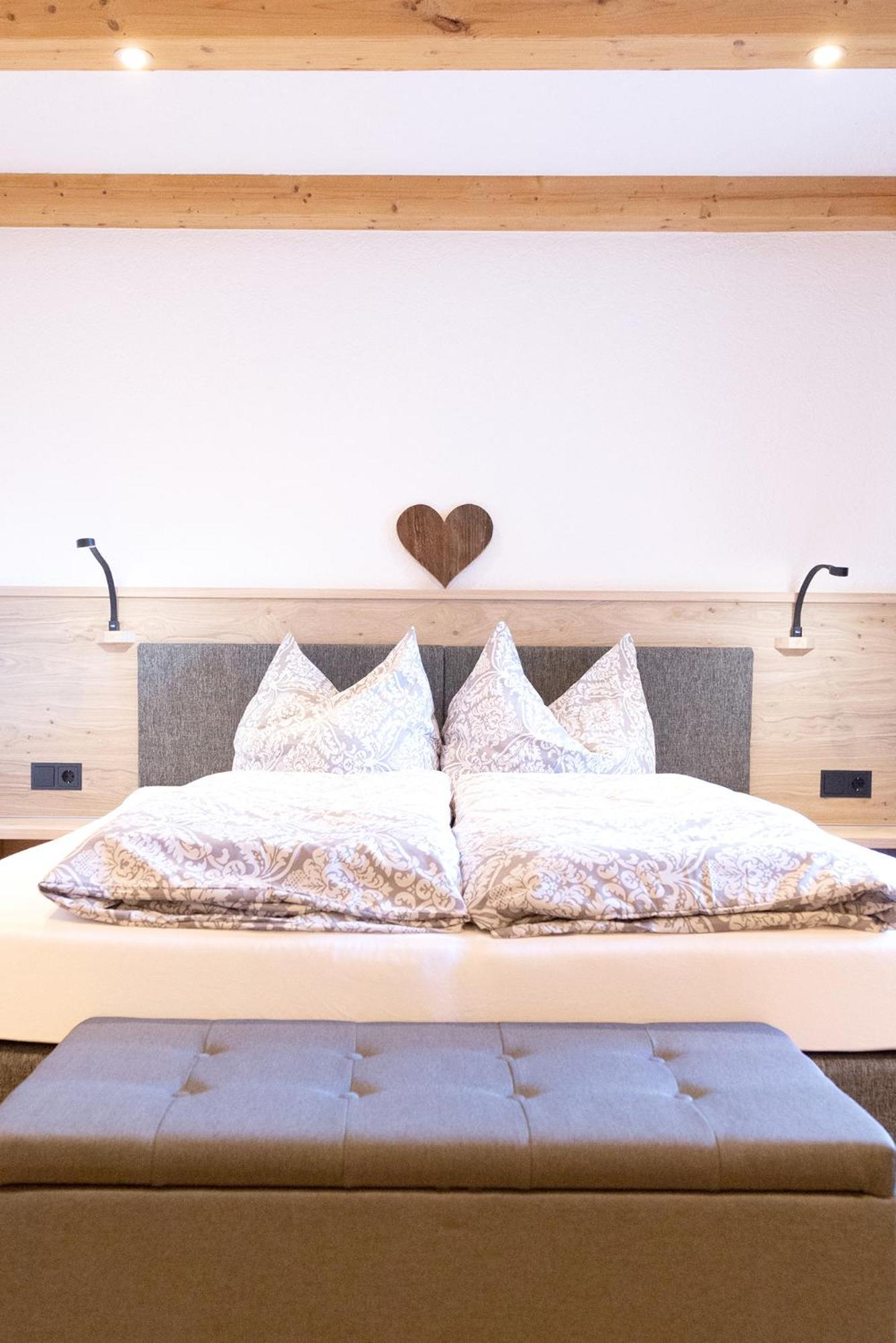 Haus Steinbock Bed & Breakfast Neustift im Stubaital Exterior photo