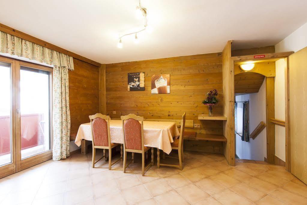 Haus Steinbock Bed & Breakfast Neustift im Stubaital Exterior photo