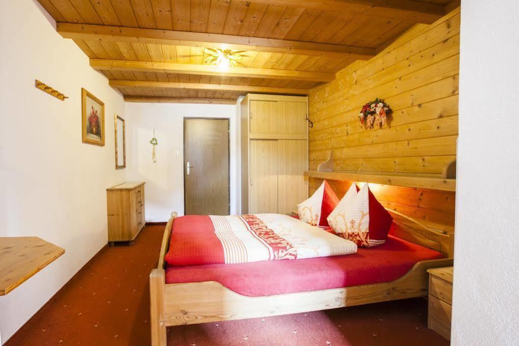 Haus Steinbock Bed & Breakfast Neustift im Stubaital Exterior photo