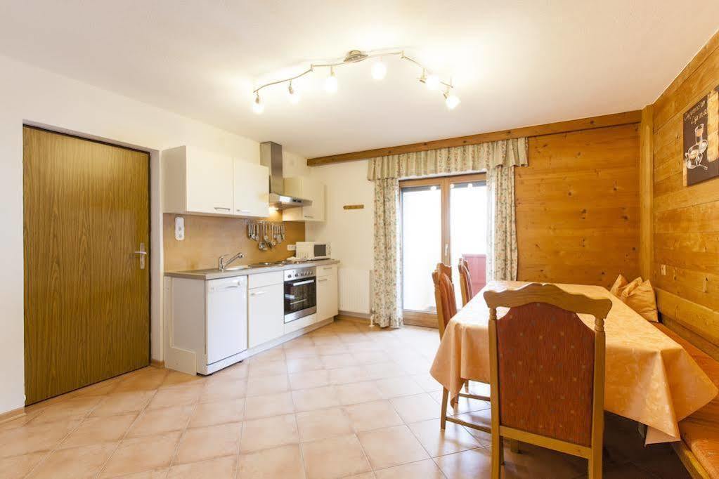 Haus Steinbock Bed & Breakfast Neustift im Stubaital Exterior photo