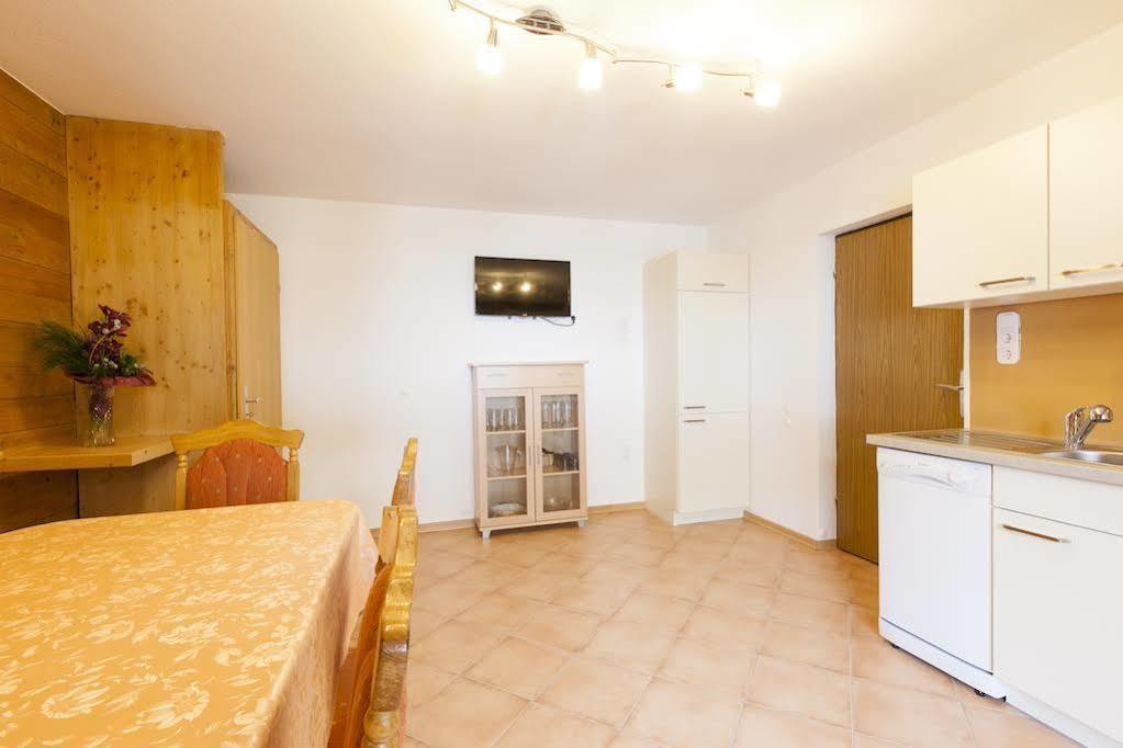 Haus Steinbock Bed & Breakfast Neustift im Stubaital Exterior photo